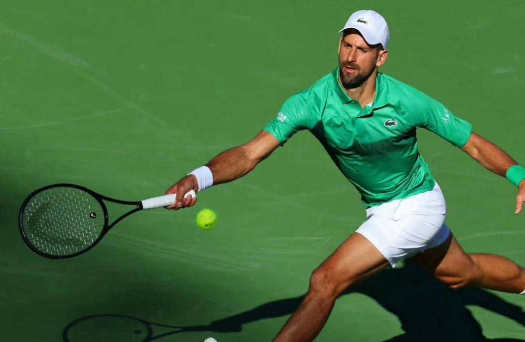 德约科维奇重返赛场，刷新纪录首场状态出色，日本队观众沸腾！开云体育集团