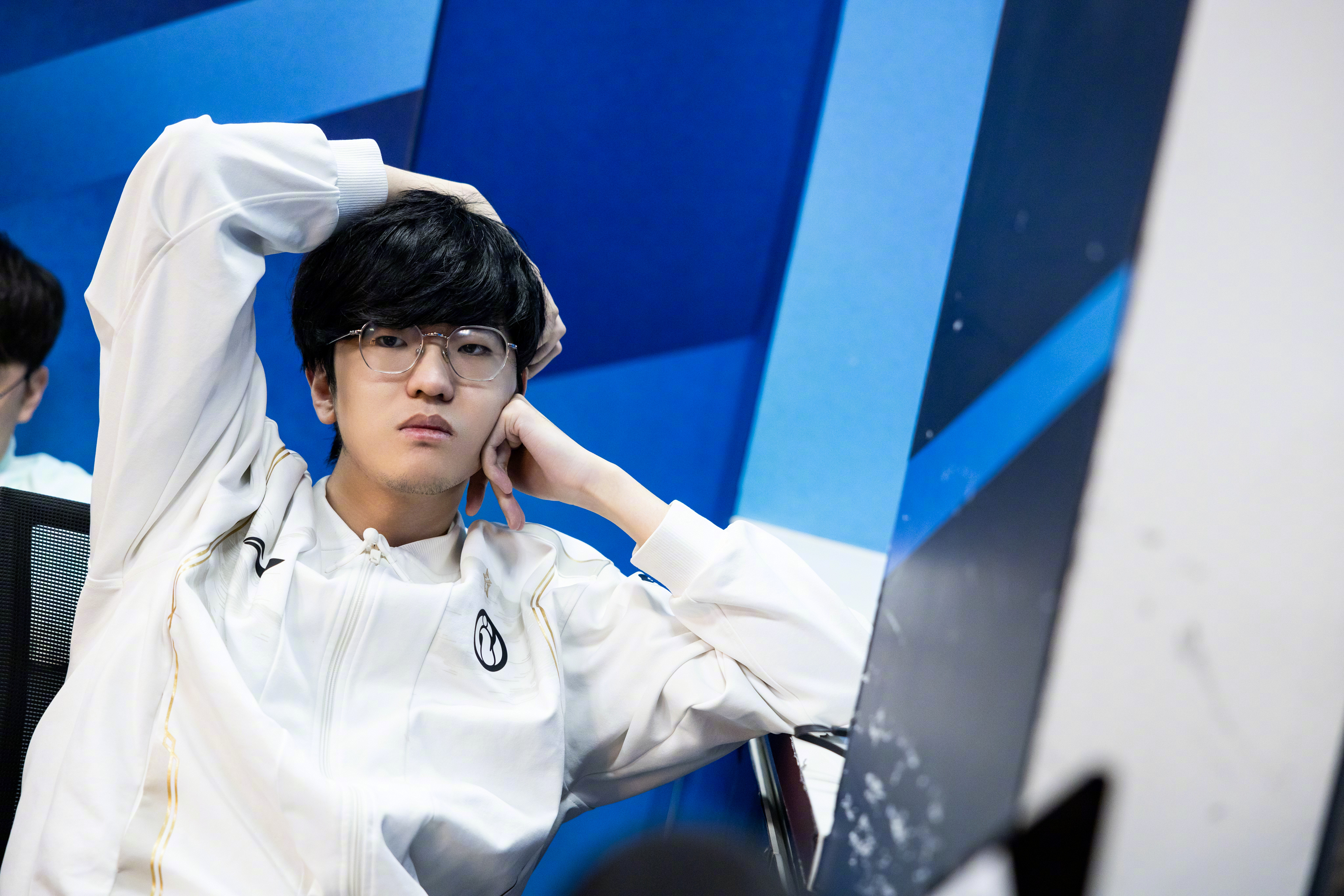 Rookie重返赛场,大比分获胜首场状态出色,法国队观众沸腾!开云体育平台